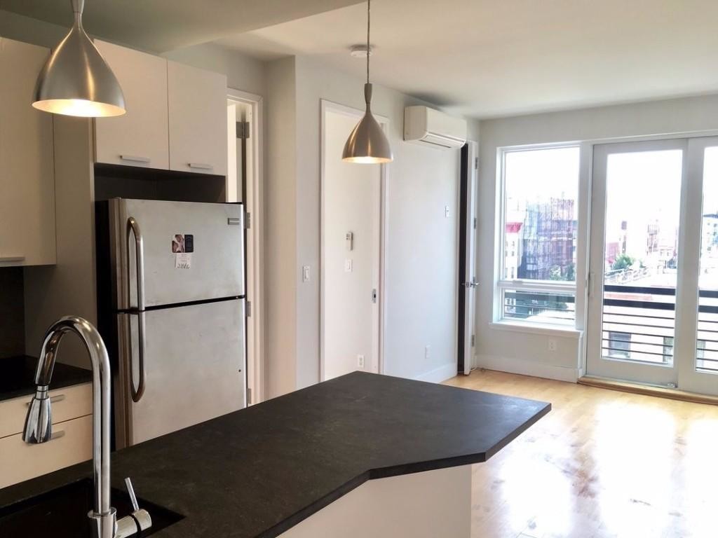 Foto principal - 836 Dekalb Ave