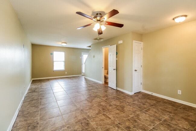 Building Photo - 1434 Hammermill Ln