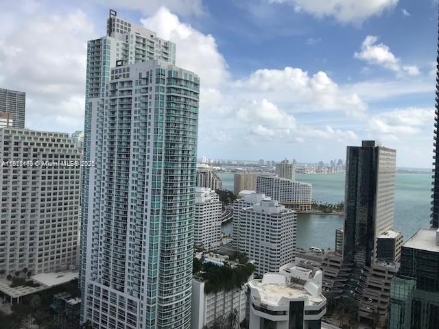Foto principal - 1050 Brickell Ave