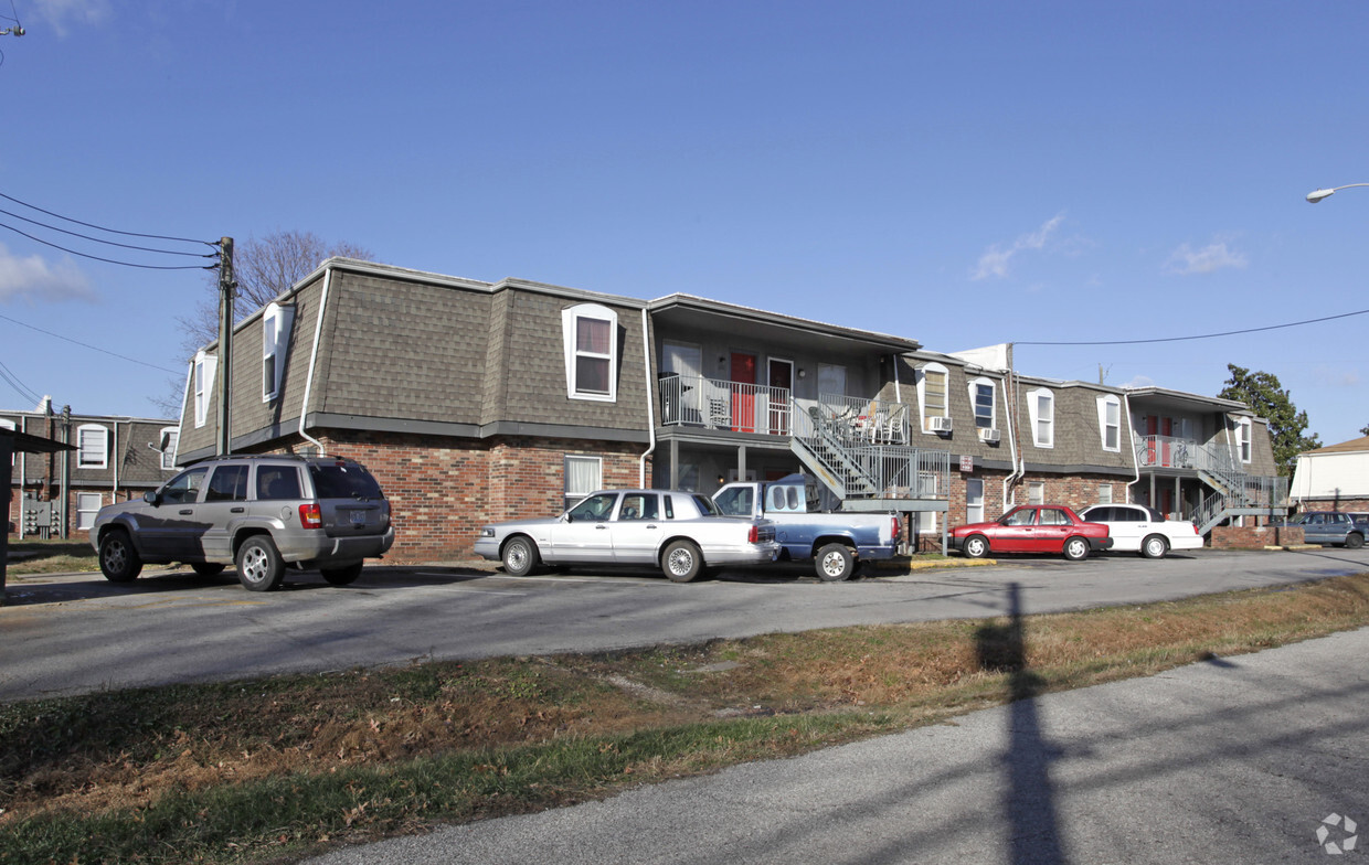 Primary Photo - Oak Run Apartments