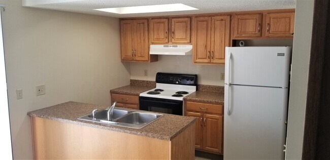 Foto del edificio - 5658 Huckleberry St NW