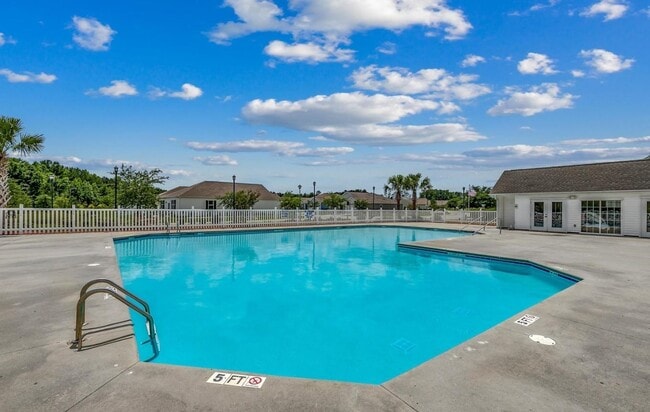 Foto del edificio - 2801 McDougall Dr