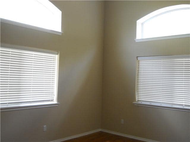 Building Photo - 2504 Wilma Rudolph Rd
