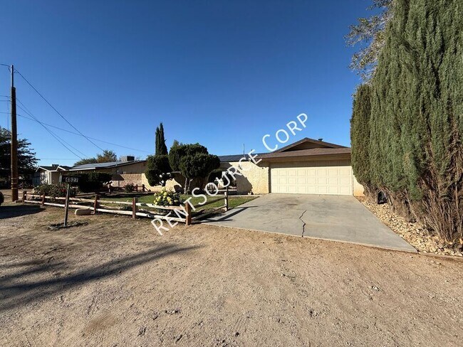 Building Photo - 4827 W Ave L 6