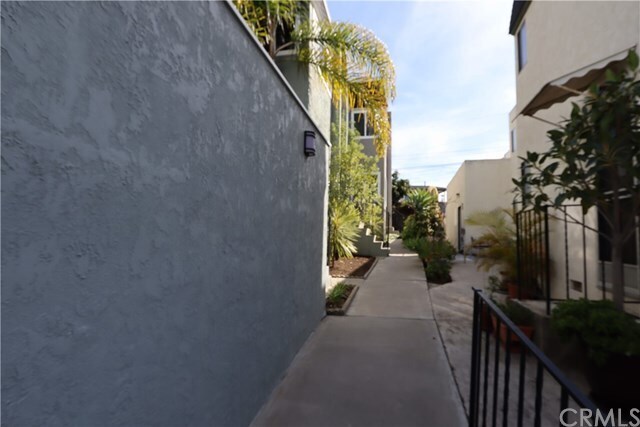 Building Photo - 237 Avenida Granada