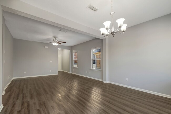 1539 pies cuadrados: Comedor - Cottages at Mount View