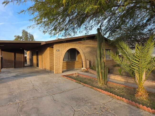 Foto del edificio - Newly Remodeled 3 bed/2 bath House with fenced yard!
