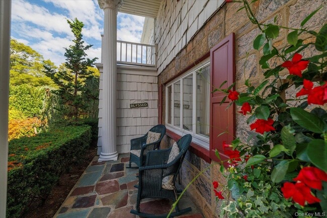 Foto del edificio - 229 Willard Dr
