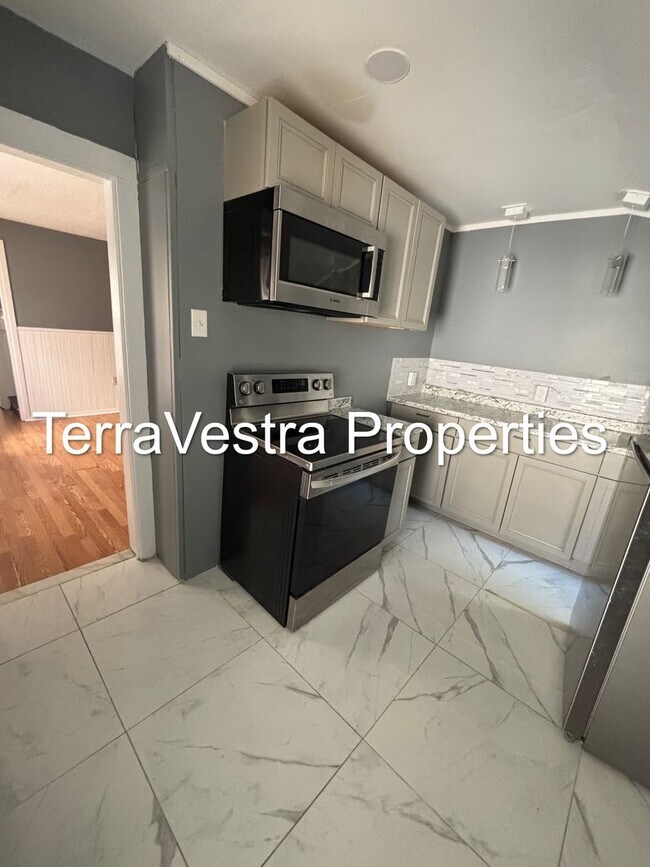 Foto del edificio - 3 Bed in Salem. Eligible for $500 Security Deposit.