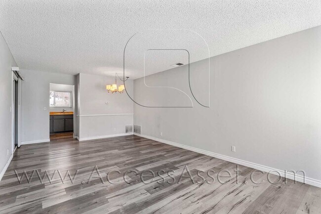 Foto del edificio - Beautiful 2 Bed/ 1 Bath Home Located In 55...