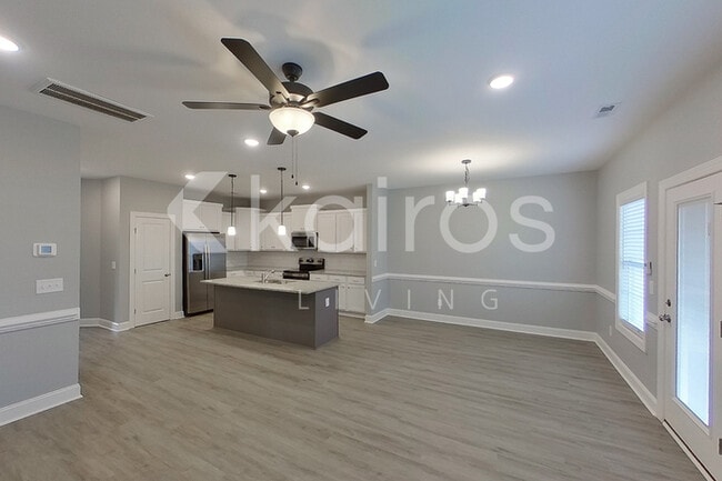 Building Photo - 3705 Oak Leaf Wy