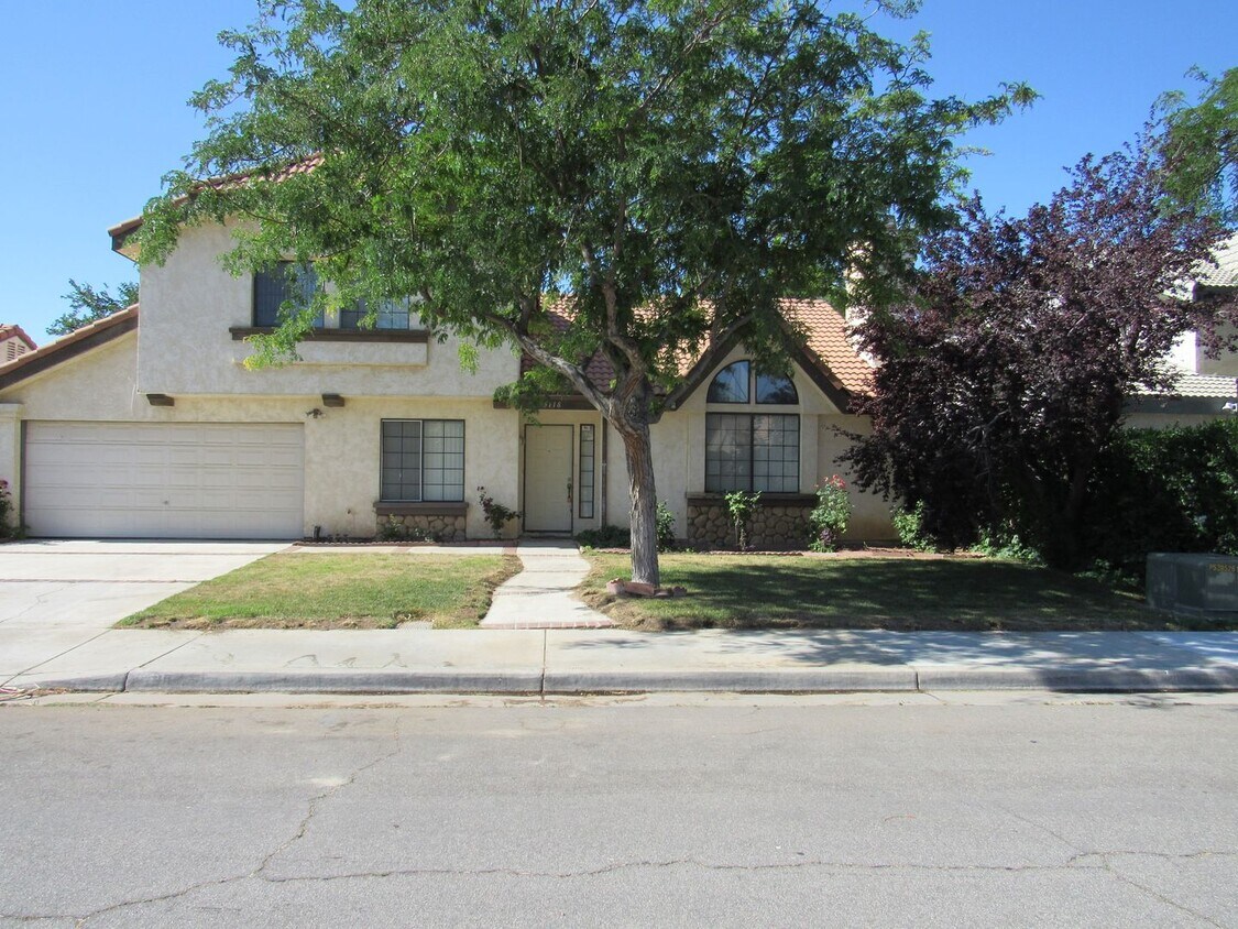 Primary Photo - (APPLICATION PENDING) Quartz Hill home in ...