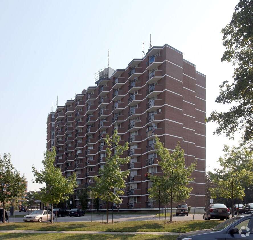 Robert J. Smith Apartments Apartments 121 Kendleton Dr Toronto, ON
