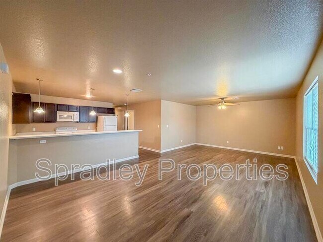 Building Photo - 255 E 5th Ave