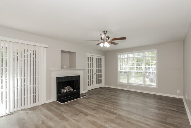 Foto del edificio - 7500 Trotter Rd