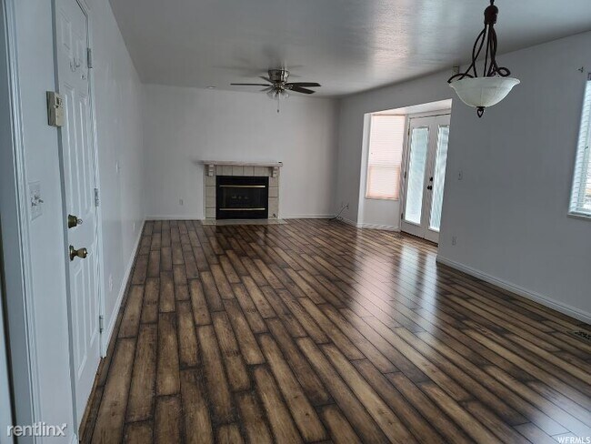 Foto del edificio - 4 br, 2 bath House - 6883 S 3220 W