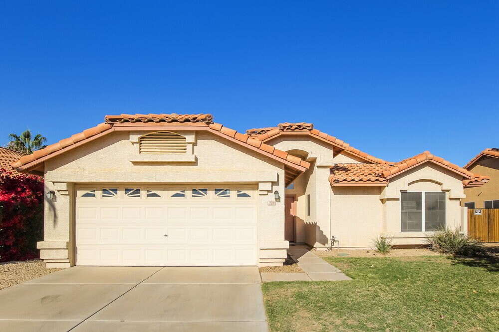 Foto principal - 12218 W Cambridge Ave
