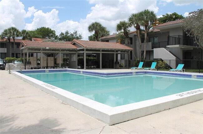 Foto del edificio - 9501 SW 1st Ct