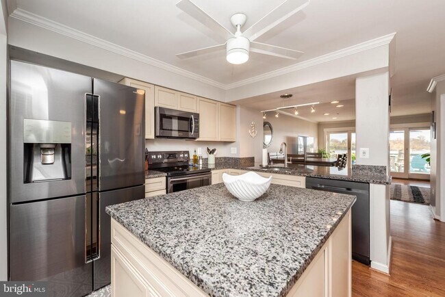 Building Photo - 1305 Sea Shell Ct
