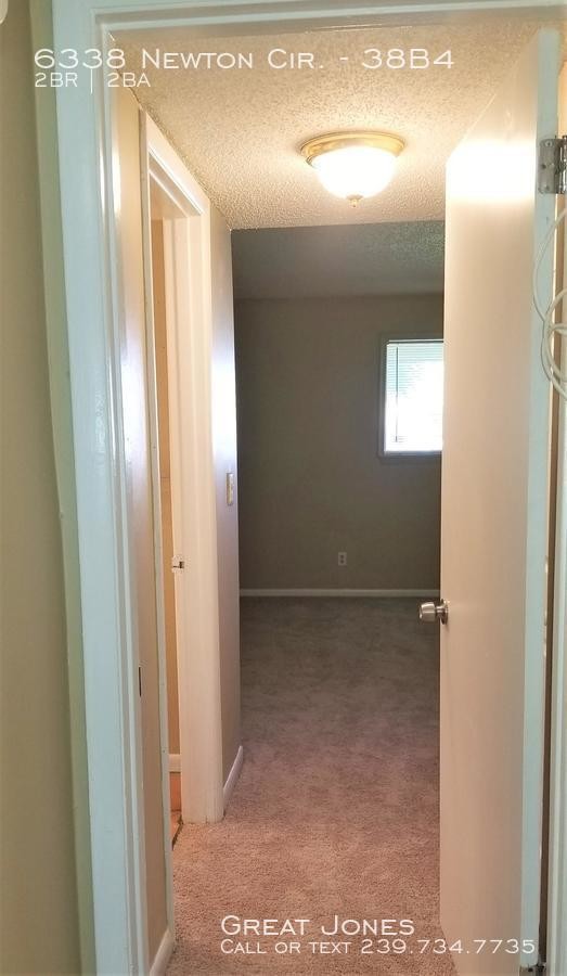 Building Photo - CHARMING 2/2 CONDO WITH CANAL ACCESS!