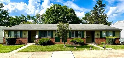 Building Photo - 461 E Maple St