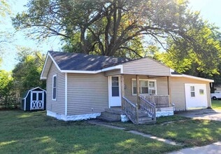 Building Photo - 731 E 10th Ave