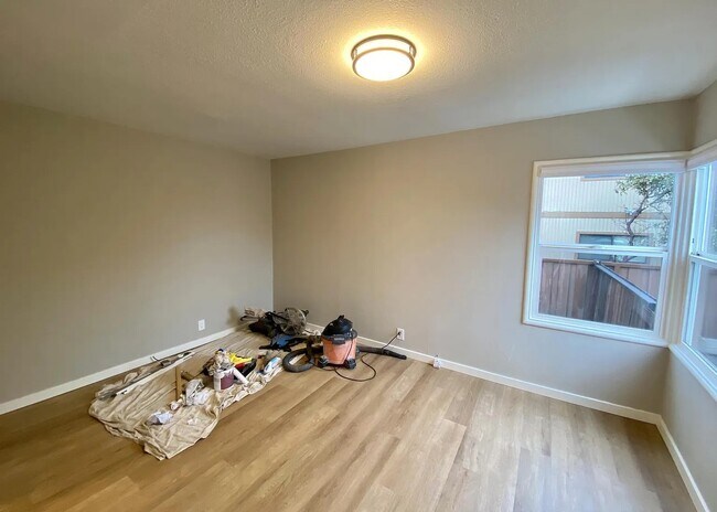 Foto del edificio - 16938 Meekland Ave