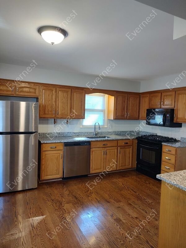 Foto del edificio - 10231 Noland Rd