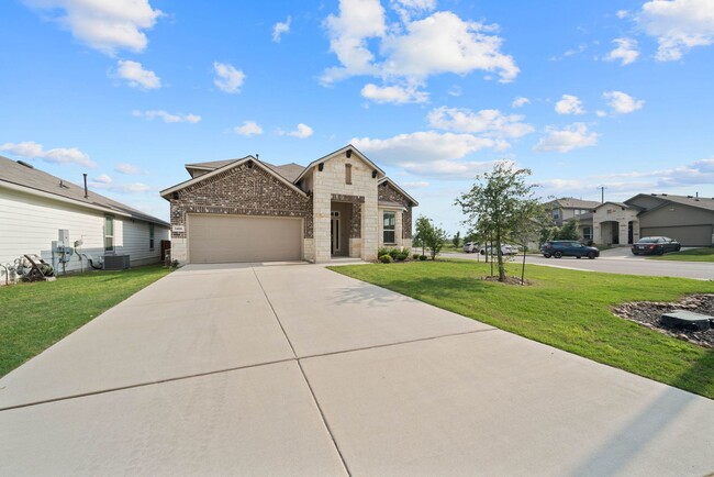 Foto del edificio - 4 Bedroom 3 Bathroom located in Copper Can...