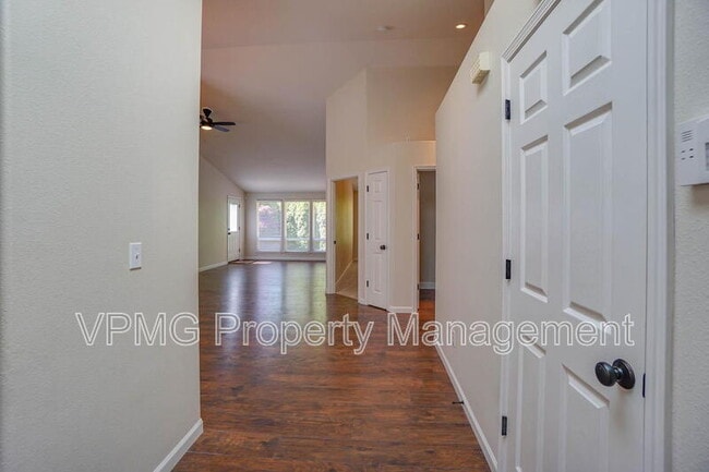 Building Photo - 2115 NW 143rd Cir