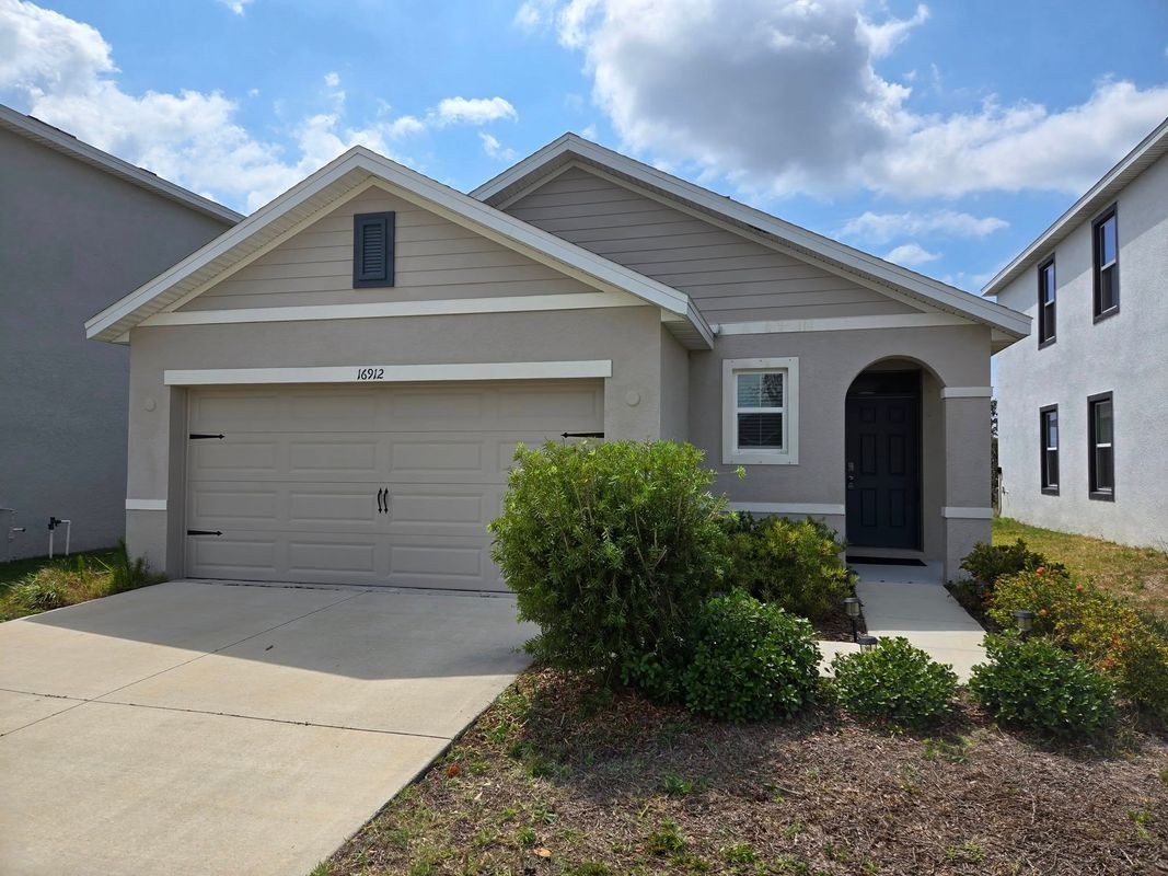 Foto principal - 16912 Trite Bend St
