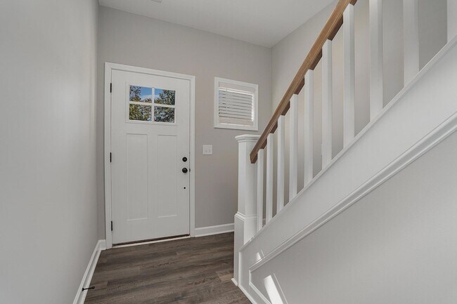 Foto del edificio - 407 E 3rd St