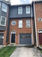 Building Photo - 428 Page Ave NE