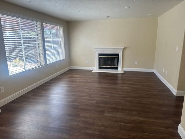 Building Photo - 961 Celestine Cir