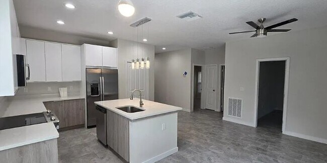 Foto del edificio - 13911 Ginger Creek Blvd