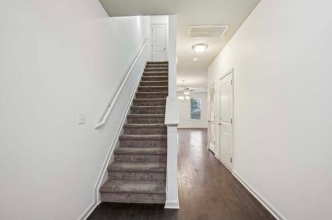 Building Photo - 3927 Cannonsgate Ln