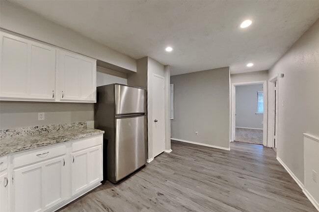 Building Photo - 4718 Lost Lake Ln