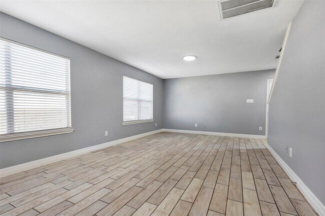 Foto del edificio - 8926 Farm Ridge Ln