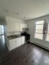 Building Photo - 41 Hinsdale Pl