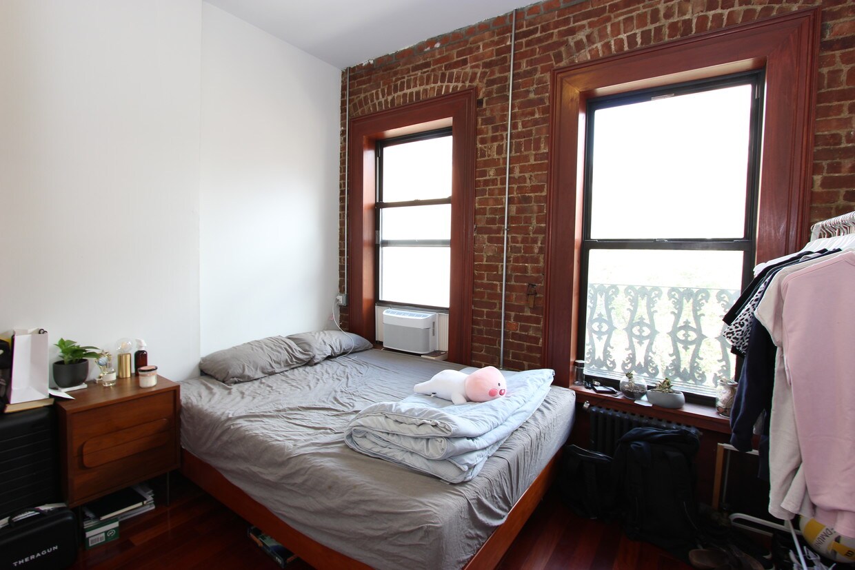 Primary Photo - 434 E 76th St
