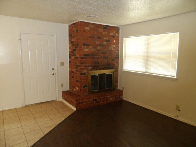 Foto del edificio - 120 NE 12th St