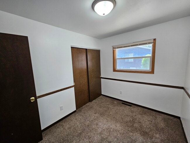 Building Photo - 6323 N 104th St