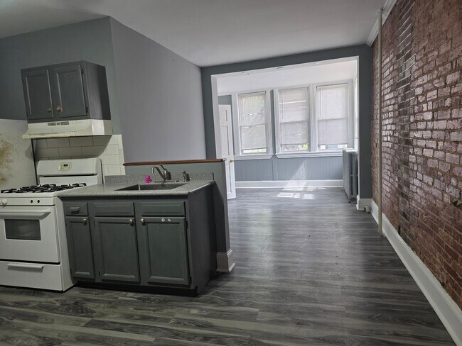 Foto del edificio - 816 W 11th St