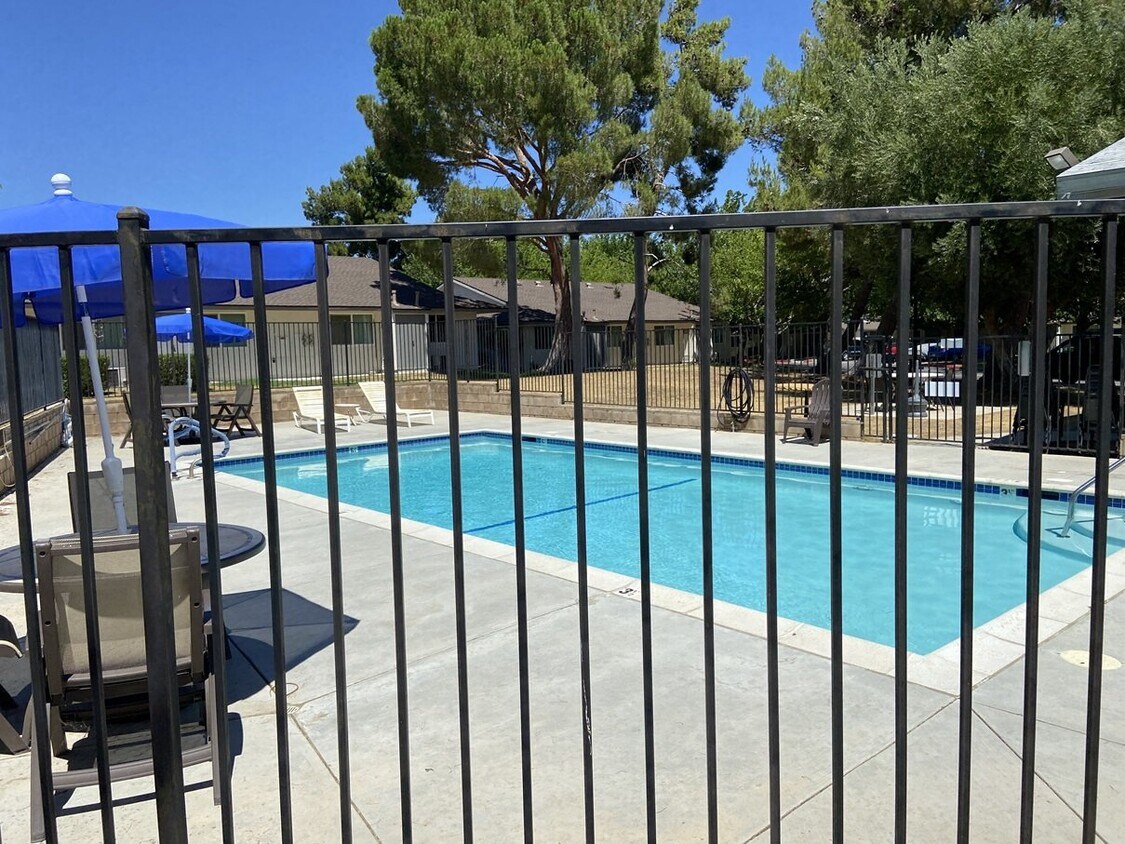 Foto del edificio - 6709 Columbia Way