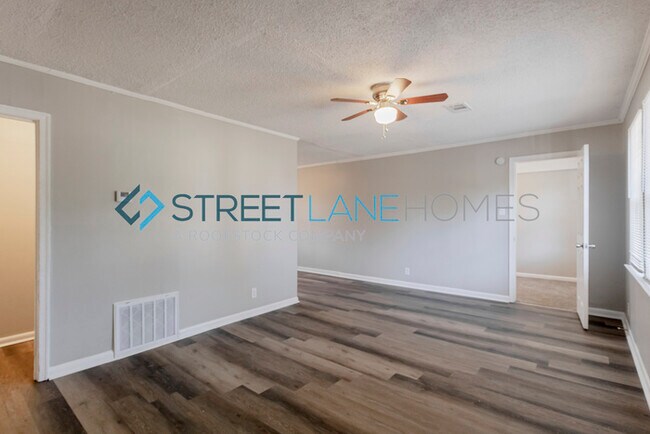 Building Photo - Charming 3 bedroom home in Warner Robins!