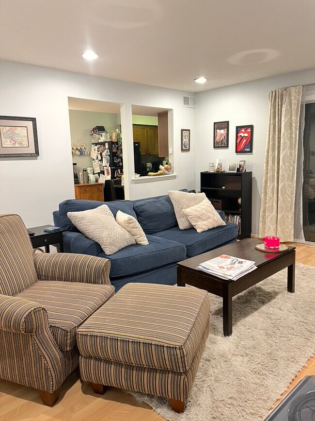 Foto del edificio - 7754 New Providence Dr