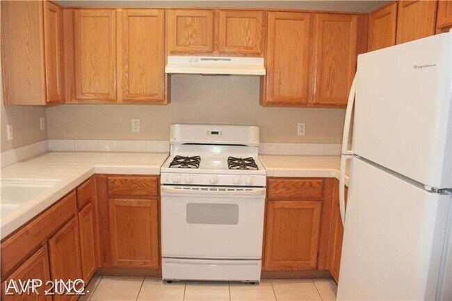 Building Photo - 2 br, 2 bath House - 2530 Stonequist Ave