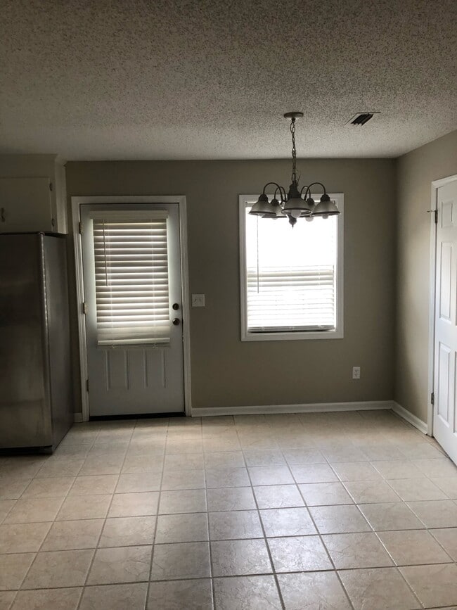 Building Photo - 125 Radford Cir