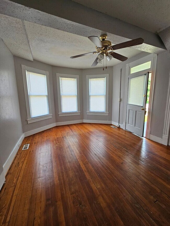 Foto del edificio - 1202 Stewart St