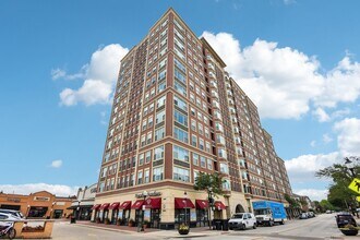 Building Photo - 77 S Evergreen Ave